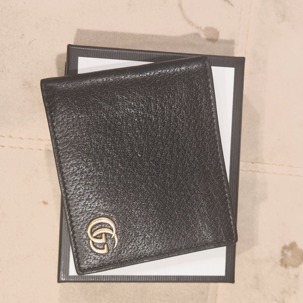 GUCCI MARMONT LEATHER BI FOLD WALLET